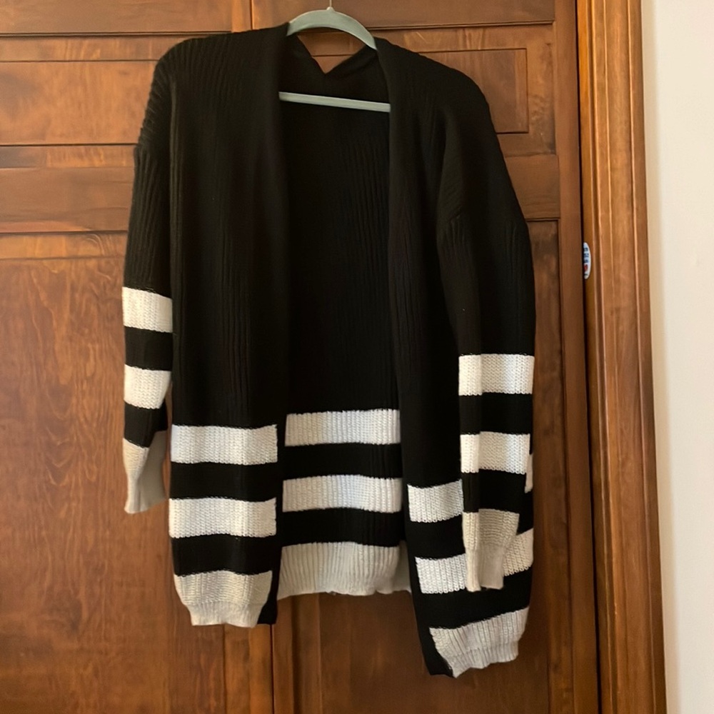 Soft sweater, great fit